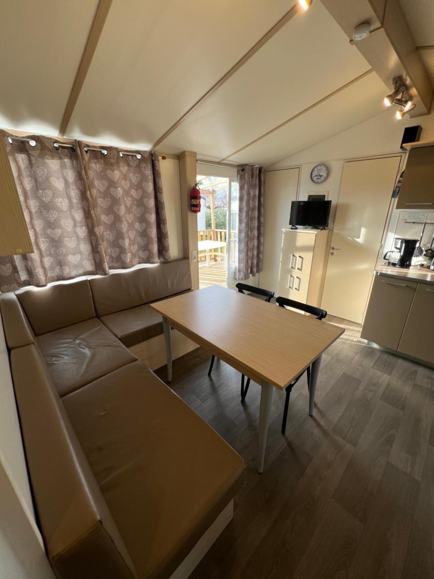 Les Mobil Homes De Noly, 1 Place Res Africaine Gratuite Campsite